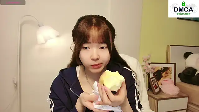 Chenjing0 online show from February 16, 2025, 4:42 am