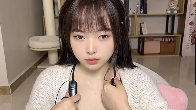 Chenjing0 online show from October 9, 2025, 2:42 am