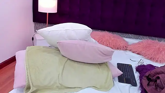 Snapshot of LiaCathaleya chatting on March 21, 2025, 6:51 pm LiaCathaleya online show from March 21, 2025, 6:51 pm