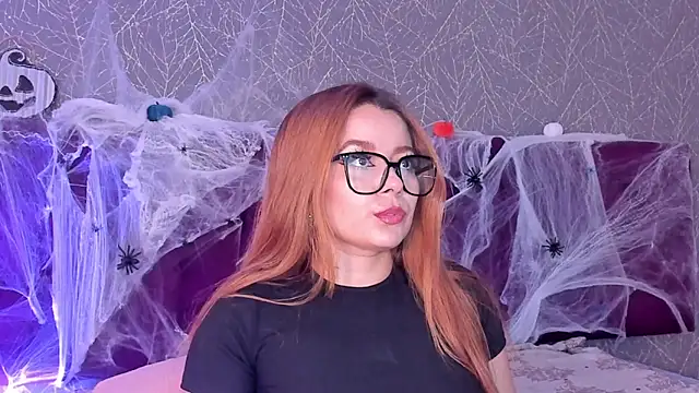 Snapshot of LiaCathaleya chatting on October 13, 2025, 8:20 pm LiaCathaleya online show from October 13, 2025, 8:20 pm