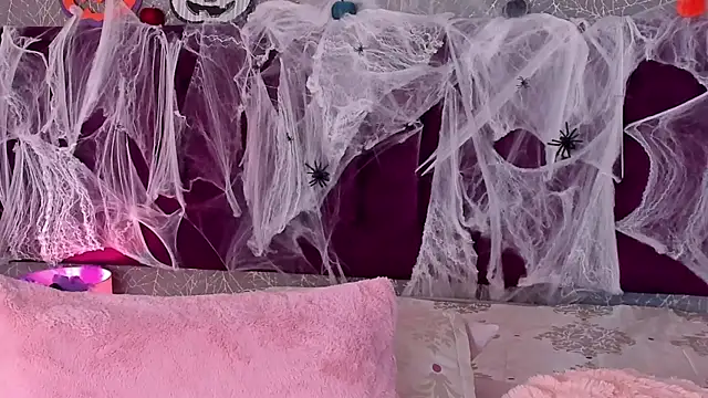 Snapshot of LiaCathaleya chatting on October 19, 2025, 8:20 pm LiaCathaleya online show from October 19, 2025, 8:20 pm