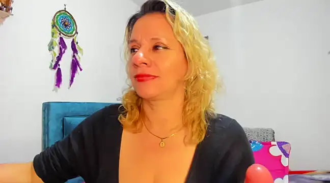 sofi saliva2511 online show from March 14, 2025, 1:05 am