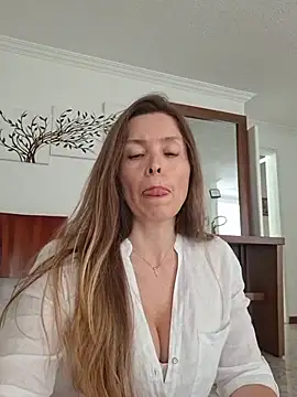 karina warthon online show from May 26, 2026, 5:31 pm