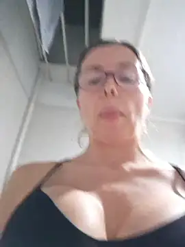 karina warthon online show from July 2, 2026, 12:21 am