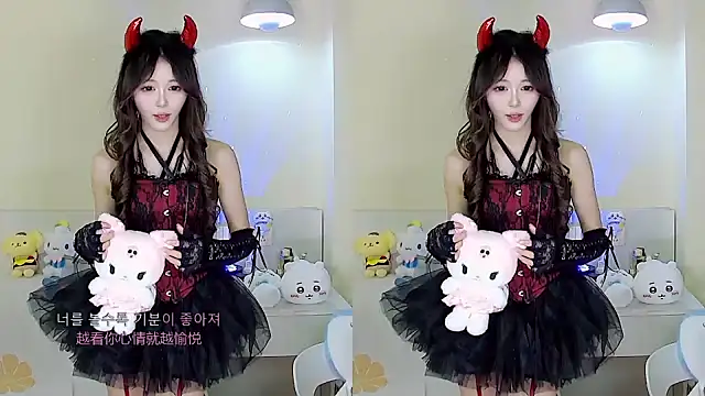 xixibaby- online show from January 14, 2025, 11:42 am