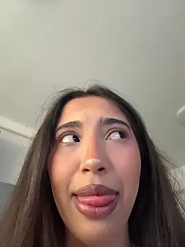 miaceleste online show from March 31, 2026, 8:48 am