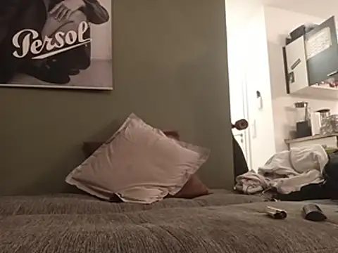 Snapshot of Hessebub chatting on February 10, 2026, 4:44 pm Hessebub online show from February 10, 2026, 4:44 pm