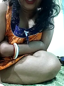 Snapshot of _MilkyBar chatting on May 9, 2026, 10:37 pm MilkyBar online show from May 9, 2026, 10:37 pm