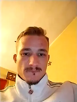 Snapshot of frankthefuck69 chatting on March 13, 2025, 2:16 am frankthefuck69 online show from March 13, 2025, 2:16 am