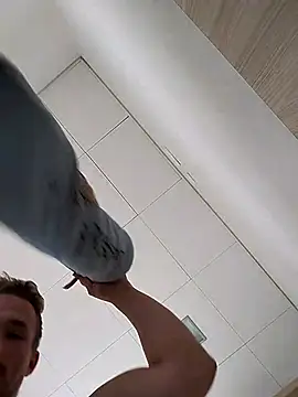 Snapshot of frankthefuck69 chatting on October 13, 2025, 10:48 am frankthefuck69 online show from October 13, 2025, 10:48 am