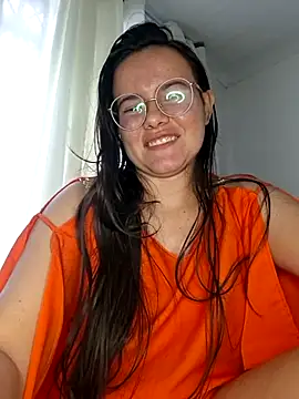 Snapshot of camillebr chatting on April 10, 2026, 11:26 am camillebr online show from April 10, 2026, 11:26 am