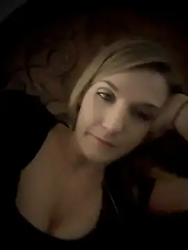 Snapshot of Kitty_DaCocks chatting on May 26, 2026, 9:55 pm Kitty DaCocks online show from May 26, 2026, 9:55 pm