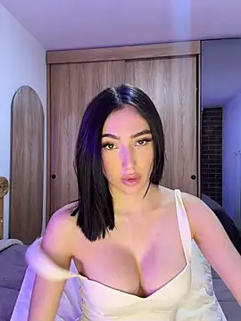 Snapshot of Maddy_Jones chatting on May 28, 2026, 12:52 am Maddy Jones online show from May 28, 2026, 12:52 am
