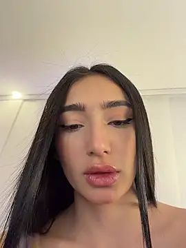 Snapshot of Maddy_Jones chatting on July 19, 2026, 2:59 am Maddy Jones online show from July 19, 2026, 2:59 am