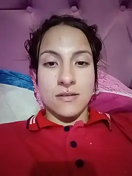 Snapshot of Anniee_x chatting on June 20, 2026, 1:30 am Anniee x online show from June 20, 2026, 1:30 am