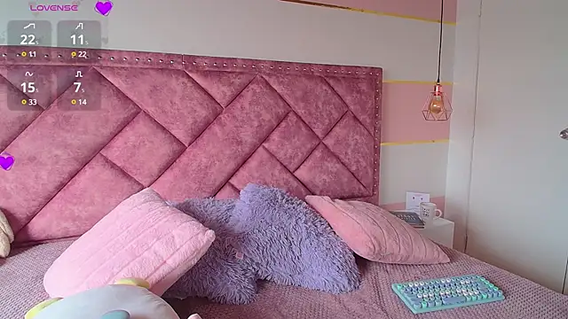 Charlotte  Miller online show from February 26, 2025, 12:47 pm