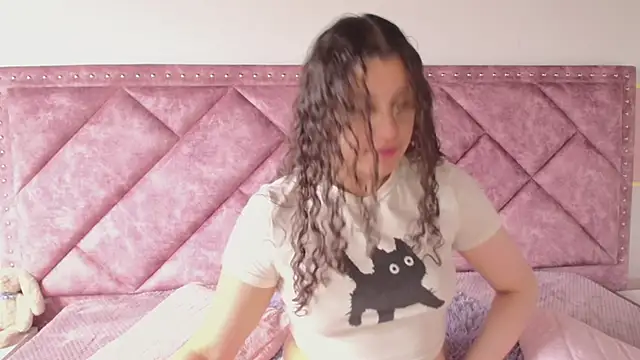 Charlotte  Miller online show from March 22, 2025, 12:04 pm