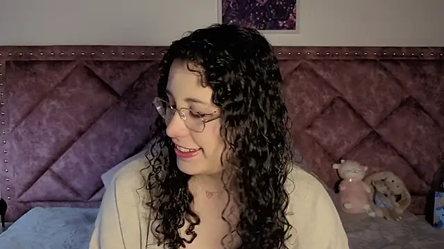 Charlotte  Miller online show from September 14, 2025, 11:20 am