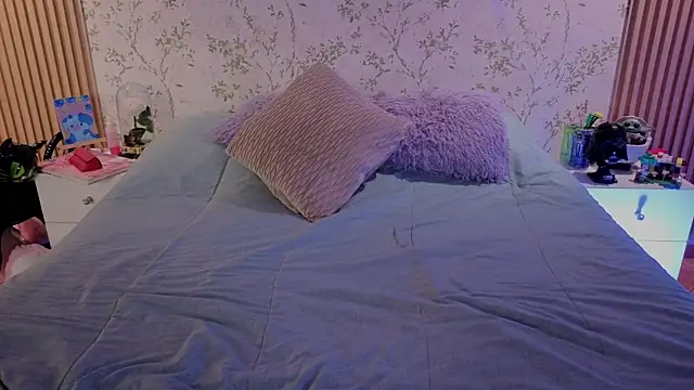 Snapshot of Charlotte__Miller chatting on July 4, 2026, 12:11 pm Charlotte Miller online show from July 4, 2026, 12:11 pm