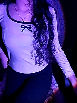 Snapshot of Angelnirvanaa chatting on November 7, 2025, 12:27 pm Angelnirvanaa online show from November 7, 2025, 12:27 pm