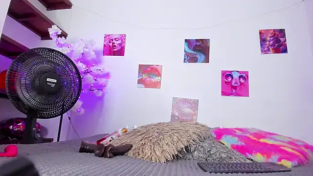 Snapshot of ebony_cutte chatting on March 20, 2025, 7:57 pm ebony cutte online show from March 20, 2025, 7:57 pm