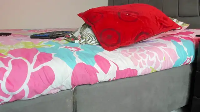 crazyangelita65 online show from January 7, 2025, 9:03 pm