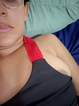 AliceRuivinha2 online show from July 2, 2026, 8:37 pm