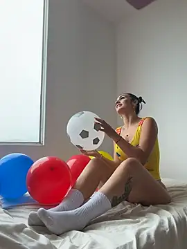 Snapshot of Samantha_bigboobs chatting on July 7, 2026, 4:44 pm Samantha bigboobs online show from July 7, 2026, 4:44 pm