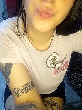 Snapshot of Camilita0 chatting on November 11, 2025, 8:47 am Camilita0 online show from November 11, 2025, 8:47 am