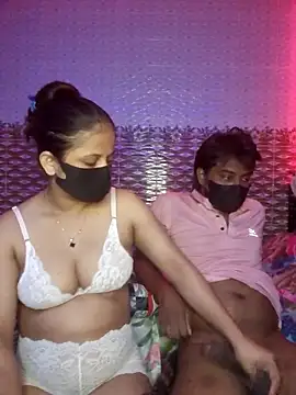 Hot Nila online show from June 11, 2026, 2:33 am