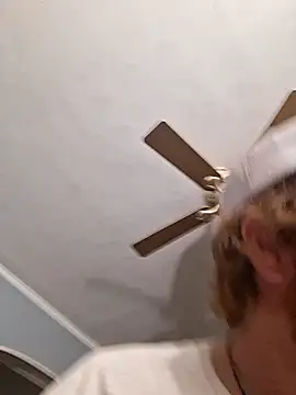 Snapshot of douchydan42 chatting on October 18, 2025, 8:04 am douchydan42 online show from October 18, 2025, 8:04 am