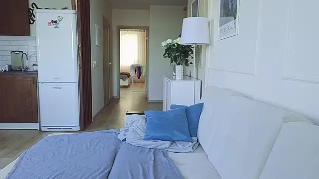 Snapshot of KristineEsme chatting on October 26, 2025, 4:51 am KristineEsme online show from October 26, 2025, 4:51 am