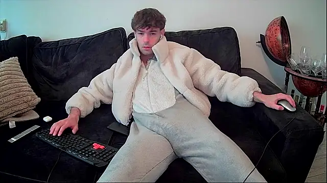 Snapshot of onesieboyx chatting on November 21, 2025, 9:52 am onesieboyx online show from November 21, 2025, 9:52 am