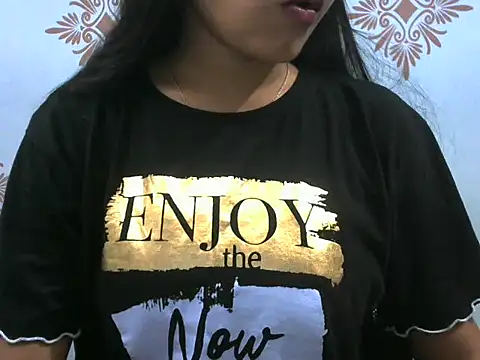 Snapshot of Misha_Sweett chatting on October 6, 2025, 2:25 pm Misha Sweett online show from October 6, 2025, 2:25 pm