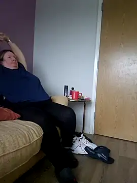 curvy girl71 online show from January 4, 2025, 3:39 pm