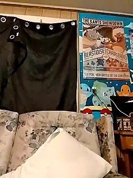 Snapshot of Rebeckalove chatting on March 10, 2025, 5:00 am Rebeckalove online show from March 10, 2025, 5:00 am