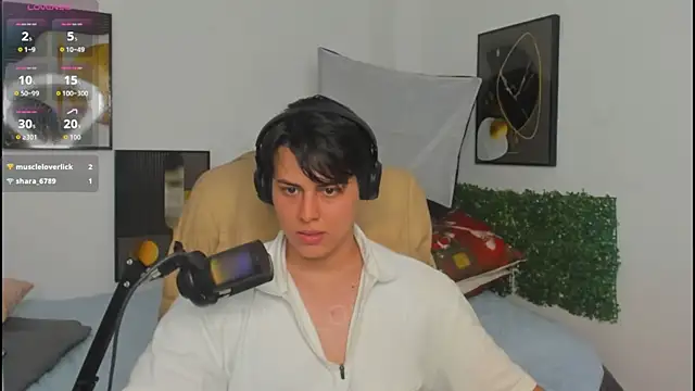 Snapshot of Thom_Ohtani chatting on May 15, 2026, 11:45 pm Thom Ohtani online show from May 15, 2026, 11:45 pm