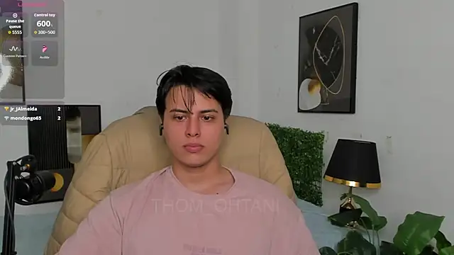 Snapshot of Thom_Ohtani chatting on May 31, 2026, 5:26 am Thom Ohtani online show from May 31, 2026, 5:26 am