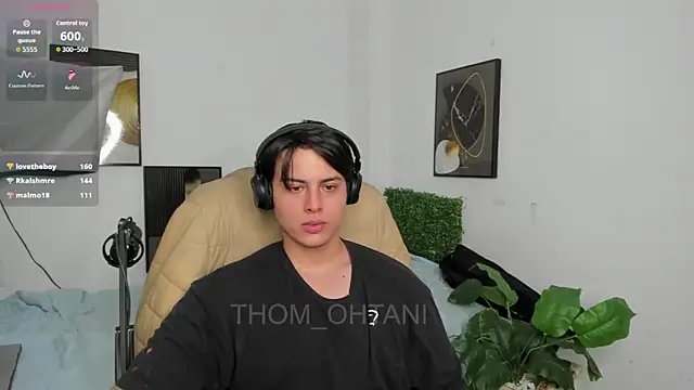 Snapshot of Thom_Ohtani chatting on June 7, 2026, 5:55 am Thom Ohtani online show from June 7, 2026, 5:55 am