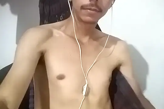 Snapshot of MagrinhoSaradoo chatting on February 2, 2025, 4:15 am MagrinhoSaradoo online show from February 2, 2025, 4:15 am