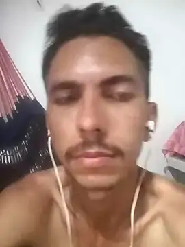 Snapshot of MagrinhoSaradoo chatting on February 9, 2025, 4:04 am MagrinhoSaradoo online show from February 9, 2025, 4:04 am