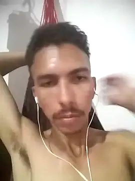 Snapshot of MagrinhoSaradoo chatting on February 12, 2025, 4:55 pm MagrinhoSaradoo online show from February 12, 2025, 4:55 pm