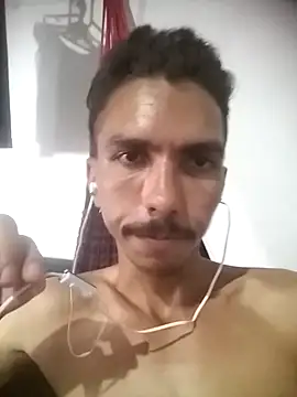 Snapshot of MagrinhoSaradoo chatting on February 23, 2025, 3:13 am MagrinhoSaradoo online show from February 23, 2025, 3:13 am