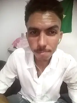 Snapshot of MagrinhoSaradoo chatting on March 4, 2025, 8:24 am MagrinhoSaradoo online show from March 4, 2025, 8:24 am