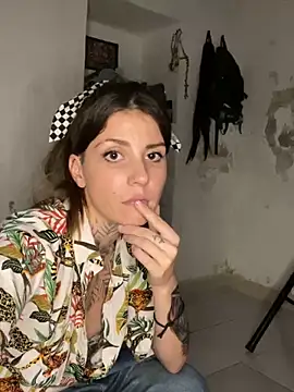 Snapshot of Izy_cute_ chatting on January 17, 2025, 6:36 am Izy cute online show from January 17, 2025, 6:36 am