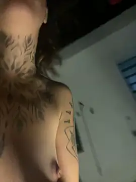 Snapshot of Izy_cute_ chatting on February 2, 2025, 4:37 am Izy cute online show from February 2, 2025, 4:37 am