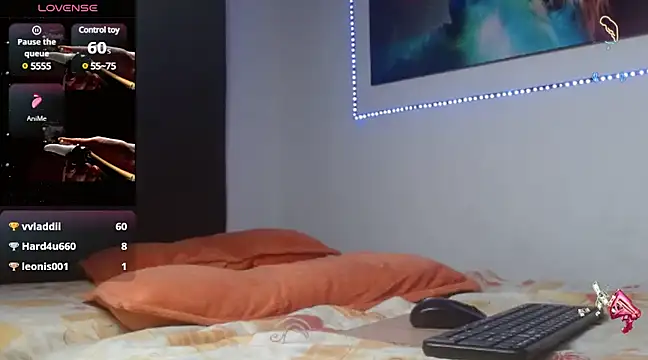 Snapshot of fabyana-queen chatting on January 18, 2025, 6:43 pm fabyana-queen online show from January 18, 2025, 6:43 pm