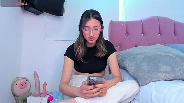 Snapshot of irirs_rouse chatting on November 13, 2025, 5:12 pm irirs rouse online show from November 13, 2025, 5:12 pm