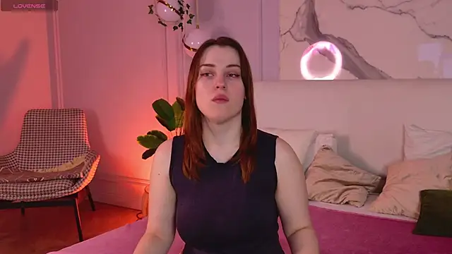 Snapshot of EllieGarson chatting on May 6, 2026, 5:07 pm EllieGarson online show from May 6, 2026, 5:07 pm