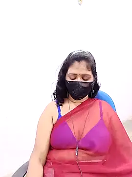 Snapshot of Lucky-Deepthi chatting on February 27, 2025, 8:42 pm Lucky-Deepthi online show from February 27, 2025, 8:42 pm